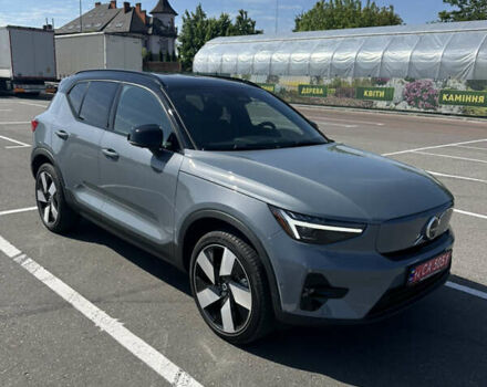 Серый Вольво XC40 Recharge, объемом двигателя 0 л и пробегом 14 тыс. км за 38500 $, фото 2 на Automoto.ua