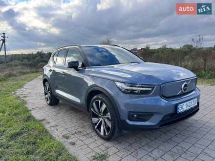 Серый Вольво XC40 Recharge, объемом двигателя 0 л и пробегом 60 тыс. км за 38000 $, фото 1 на Automoto.ua