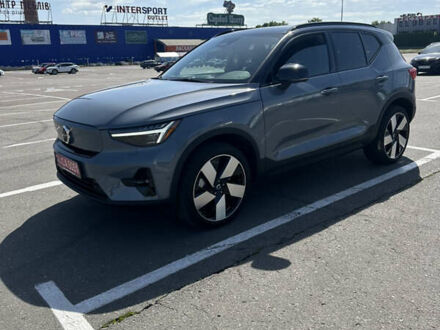 Серый Вольво XC40 Recharge, объемом двигателя 0 л и пробегом 14 тыс. км за 38500 $, фото 1 на Automoto.ua