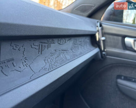 Синий Вольво XC40 Recharge, объемом двигателя 0 л и пробегом 158 тыс. км за 23400 $, фото 11 на Automoto.ua