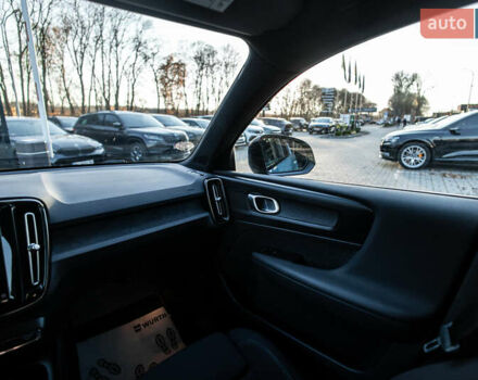 Синий Вольво XC40 Recharge, объемом двигателя 0 л и пробегом 158 тыс. км за 23800 $, фото 18 на Automoto.ua
