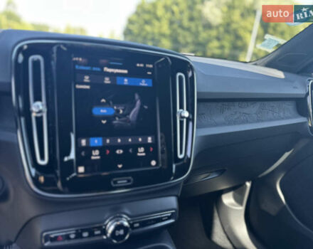 Зеленый Вольво XC40 Recharge, объемом двигателя 0 л и пробегом 70 тыс. км за 28500 $, фото 5 на Automoto.ua