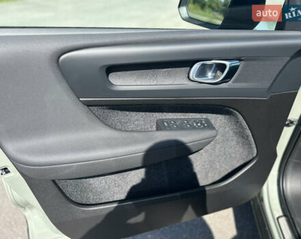 Зеленый Вольво XC40 Recharge, объемом двигателя 0 л и пробегом 70 тыс. км за 28500 $, фото 7 на Automoto.ua