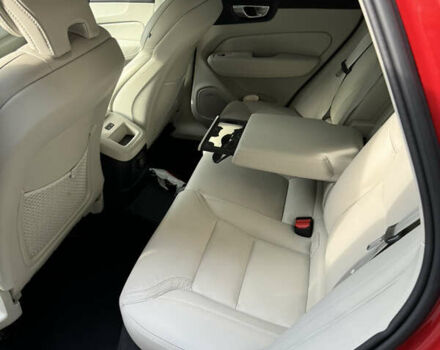 Красный Вольво XC60 Recharge, объемом двигателя 1.97 л и пробегом 20 тыс. км за 62500 $, фото 4 на Automoto.ua