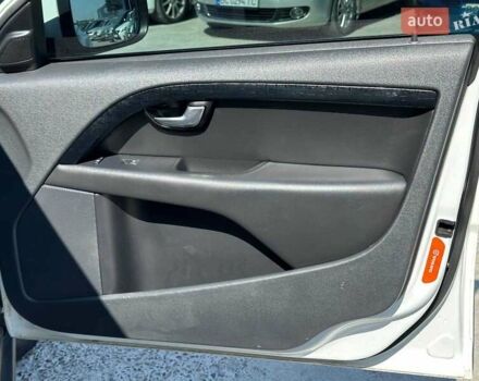 Белый Вольво XC70 Cross Country, объемом двигателя 2.4 л и пробегом 270 тыс. км за 11990 $, фото 27 на Automoto.ua