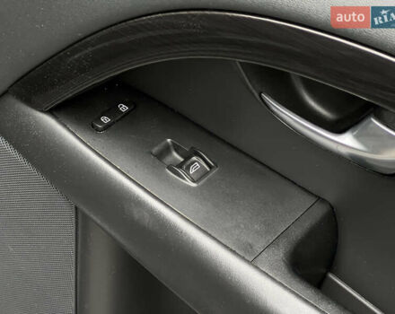 Черный Вольво XC70 Cross Country, объемом двигателя 2.4 л и пробегом 317 тыс. км за 10700 $, фото 45 на Automoto.ua