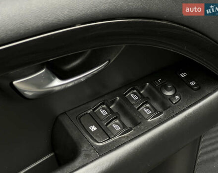 Черный Вольво XC70 Cross Country, объемом двигателя 2.4 л и пробегом 317 тыс. км за 10999 $, фото 25 на Automoto.ua