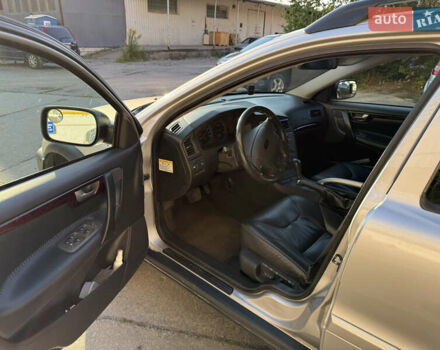 Серый Вольво XC70 Cross Country, объемом двигателя 2.4 л и пробегом 238 тыс. км за 7200 $, фото 5 на Automoto.ua