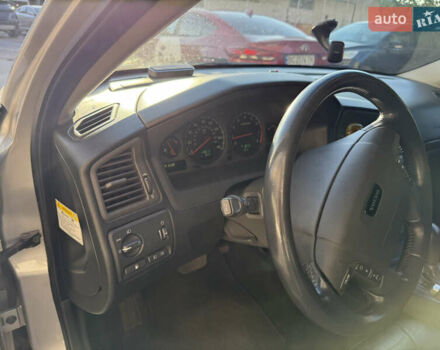 Серый Вольво XC70 Cross Country, объемом двигателя 2.4 л и пробегом 238 тыс. км за 7200 $, фото 7 на Automoto.ua