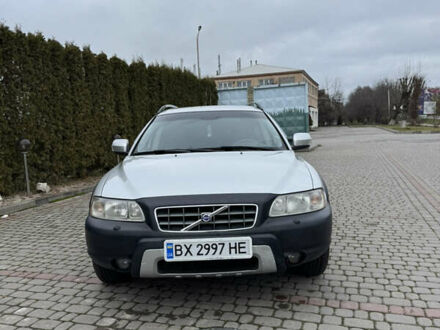 Серый Вольво XC70 Cross Country, объемом двигателя 2.4 л и пробегом 328 тыс. км за 8100 $, фото 1 на Automoto.ua