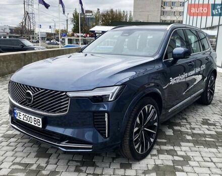 Синий Вольво XC90 Recharge, объемом двигателя 1.97 л и пробегом 1 тыс. км за 92677 $, фото 2 на Automoto.ua