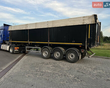 Чорний Віелтон НВ, об'ємом двигуна 0 л та пробігом 670 тис. км за 17500 $, фото 3 на Automoto.ua