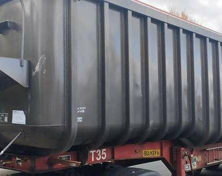 Красный Вилкокс Tipper LTD, объемом двигателя 0 л и пробегом 100 тыс. км за 16500 $, фото 2 на Automoto.ua