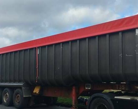 Красный Вилкокс Tipper LTD, объемом двигателя 0 л и пробегом 100 тыс. км за 16500 $, фото 3 на Automoto.ua