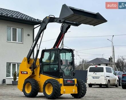 Желтый ХЦМГ XC 760K, объемом двигателя 3.3 л и пробегом 1 тыс. км за 45999 $, фото 9 на Automoto.ua