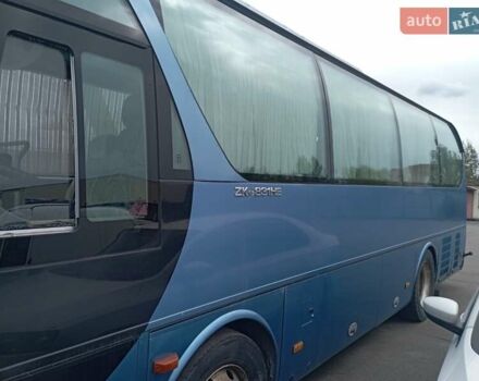 Синий Ютонг 6831, объемом двигателя 5.88 л и пробегом 405 тыс. км за 8000 $, фото 1 на Automoto.ua