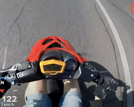 Ямаха Aerox 2001 у Дніпро (Дніпропетровську) на Automoto.ua Червоний Ямаха Aerox, об'ємом двигуна 0.05 л та пробігом 1 тис. км за 4000 $, фото 2 на Automoto.ua