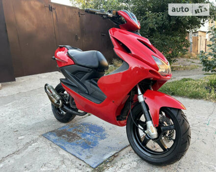 Ямаха Aerox 2001 у Дніпро (Дніпропетровську) на Automoto.ua Червоний Ямаха Aerox, об'ємом двигуна 0.05 л та пробігом 1 тис. км за 4000 $, фото 1 на Automoto.ua