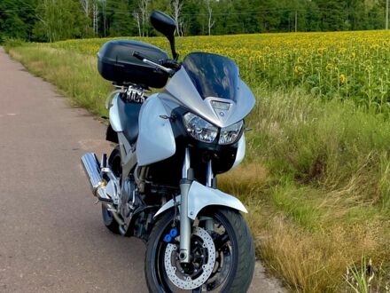 Ямаха Другая 2003 в Чернигове на Automoto.ua Ямаха Другая, объемом двигателя 0.9 л и пробегом 0 тыс. км за 4500 $, фото 1 на Automoto.ua