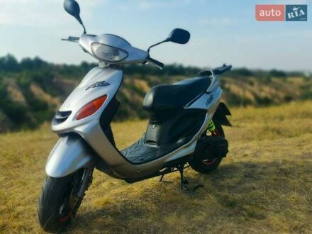 Ямаха Гранд Аксис 2003 в Днепре (Днепропетровске) на Automoto.ua Серый Ямаха Гранд Аксис, объемом двигателя 0.1 л и пробегом 27 тыс. км за 962 $, фото 1 на Automoto.ua
