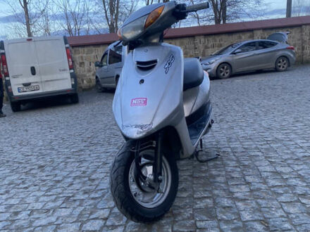 Ямаха Jog 2010 у Чернівцях на Automoto.ua Сірий Ямаха Jog, об'ємом двигуна 0.49 л та пробігом 12 тис. км за 550 $, фото 1 на Automoto.ua