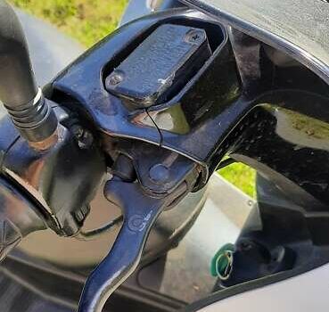 Белый Ямаха Маджести, объемом двигателя 0 л и пробегом 36 тыс. км за 350 $, фото 6 на Automoto.ua