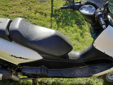 Ямаха Маджести 2002 в Львове на Automoto.ua Белый Ямаха Маджести, объемом двигателя 0 л и пробегом 36 тыс. км за 350 $, фото 1 на Automoto.ua