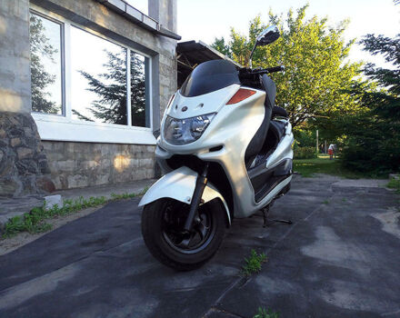 Білий Ямаха Majesty, об'ємом двигуна 0.25 л та пробігом 31 тис. км за 2200 $, фото 1 на Automoto.ua