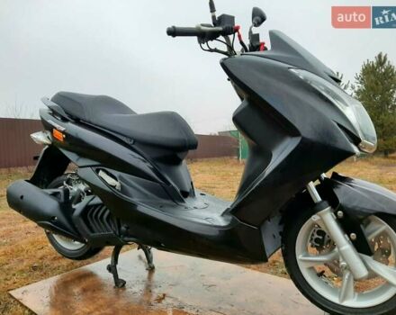 Чорний Ямаха Majesty, об'ємом двигуна 0 л та пробігом 28 тис. км за 2000 $, фото 3 на Automoto.ua