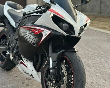 Білий Ямаха R1, об'ємом двигуна 1 л та пробігом 18 тис. км за 11500 $, фото 16 на Automoto.ua