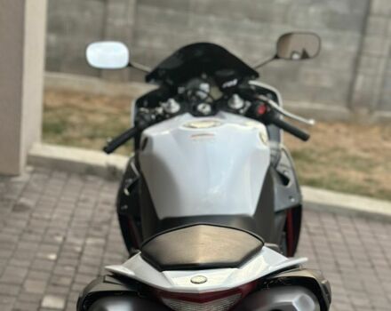 Білий Ямаха R1, об'ємом двигуна 1 л та пробігом 18 тис. км за 11500 $, фото 6 на Automoto.ua