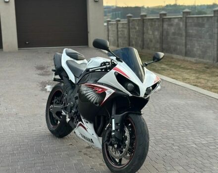 Білий Ямаха R1, об'ємом двигуна 1 л та пробігом 18 тис. км за 11500 $, фото 10 на Automoto.ua