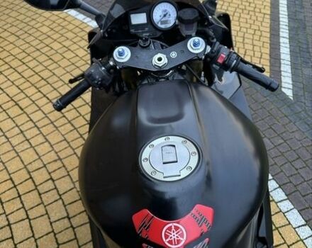 Чорний Ямаха R1, об'ємом двигуна 1 л та пробігом 35 тис. км за 5000 $, фото 4 на Automoto.ua