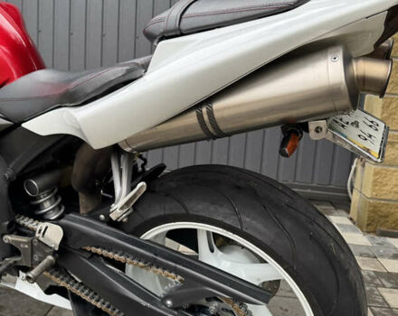 Ямаха Р1 2004 в Новомосковске на Automoto.ua Красный Ямаха Р1, объемом двигателя 1 л и пробегом 30 тыс. км за 7000 $, фото 12 на Automoto.ua