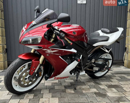 Ямаха Р1 2004 в Новомосковске на Automoto.ua Красный Ямаха Р1, объемом двигателя 1 л и пробегом 30 тыс. км за 7000 $, фото 2 на Automoto.ua