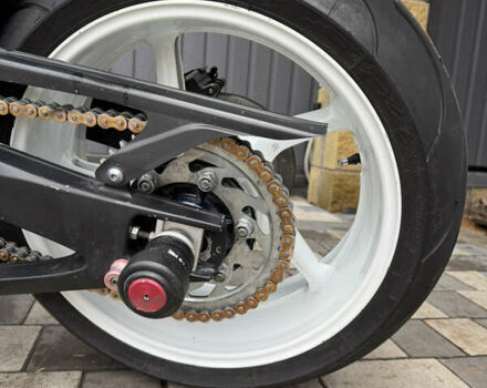 Ямаха Р1 2004 в Новомосковске на Automoto.ua Красный Ямаха Р1, объемом двигателя 1 л и пробегом 30 тыс. км за 7000 $, фото 11 на Automoto.ua