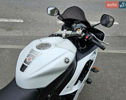 Білий Ямаха R6, об'ємом двигуна 0 л та пробігом 130 тис. км за 13000 $, фото 4 на Automoto.ua