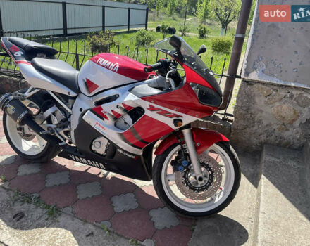 Ямаха R6 2000 у Знаменке на Automoto.ua Червоний Ямаха R6, об'ємом двигуна 0.6 л та пробігом 43 тис. км за 4300 $, фото 1 на Automoto.ua