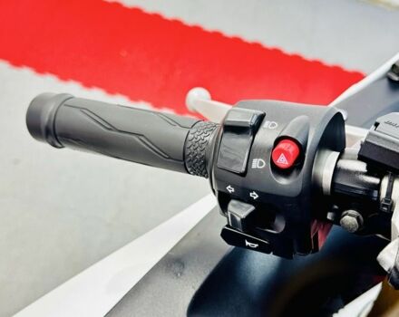 Ямаха Р6, объемом двигателя 0.6 л и пробегом 0 тыс. км за 10000 $, фото 16 на Automoto.ua