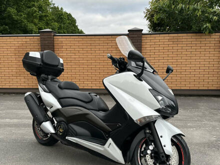 Ямаха T-max 2013 у Вінниці на Automoto.ua Білий Ямаха T-max, об'ємом двигуна 0.53 л та пробігом 29 тис. км за 6500 $, фото 1 на Automoto.ua