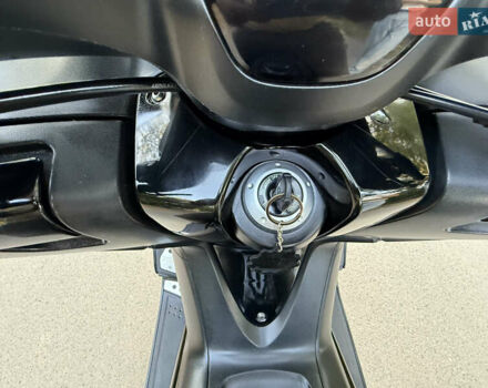 Черный Ямаха Т-макс, объемом двигателя 0.5 л и пробегом 19 тыс. км за 5999 $, фото 38 на Automoto.ua