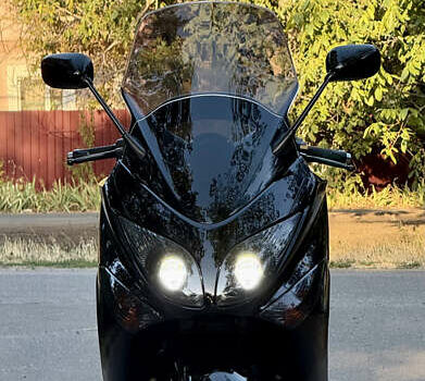 Черный Ямаха Т-макс, объемом двигателя 0.5 л и пробегом 19 тыс. км за 5999 $, фото 1 на Automoto.ua