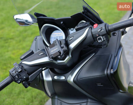 Ямаха T-max, об'ємом двигуна 0.53 л та пробігом 21 тис. км за 12300 $, фото 28 на Automoto.ua