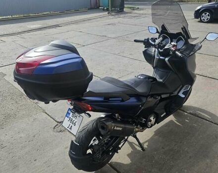 Ямаха T-max, об'ємом двигуна 0 л та пробігом 4 тис. км за 13200 $, фото 7 на Automoto.ua