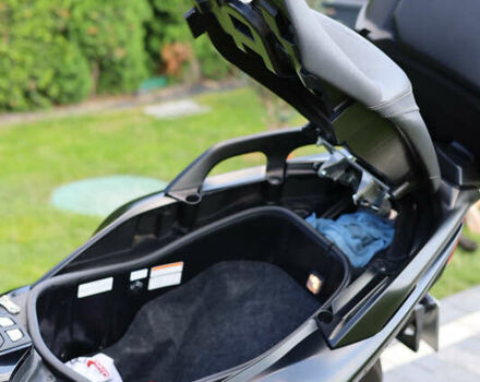 Ямаха T-max, об'ємом двигуна 0.53 л та пробігом 21 тис. км за 12300 $, фото 26 на Automoto.ua