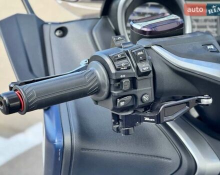 Синій Ямаха T-max, об'ємом двигуна 0.53 л та пробігом 6 тис. км за 9999 $, фото 8 на Automoto.ua