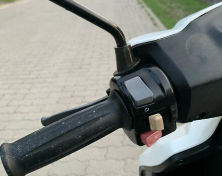 Белый Ямаха  Jog SA 39 ZR, объемом двигателя 0.05 л и пробегом 26 тыс. км за 739 $, фото 4 на Automoto.ua