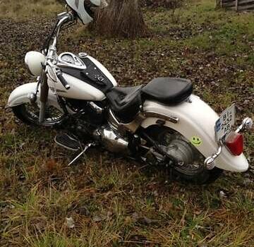 Белый Ямаха Drag Star 400, объемом двигателя 0.4 л и пробегом 30 тыс. км за 3800 $, фото 8 на Automoto.ua