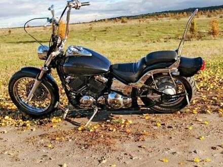 Ямаха Drag Star 400 2001 в Бердичеве на Automoto.ua Черный Ямаха Drag Star 400, объемом двигателя 0.39 л и пробегом 35 тыс. км за 3100 $, фото 1 на Automoto.ua
