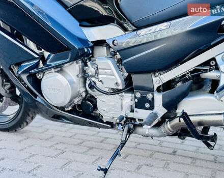 Ямаха FJR 1300, объемом двигателя 1.3 л и пробегом 58 тыс. км за 13700 $, фото 12 на Automoto.ua